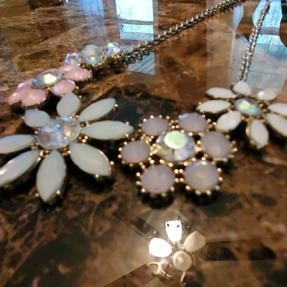 Beautiful statement necklace - Picture 3 of 3